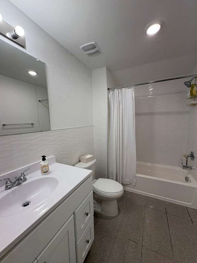 Bathroom finished by Schefra Cleaning Service